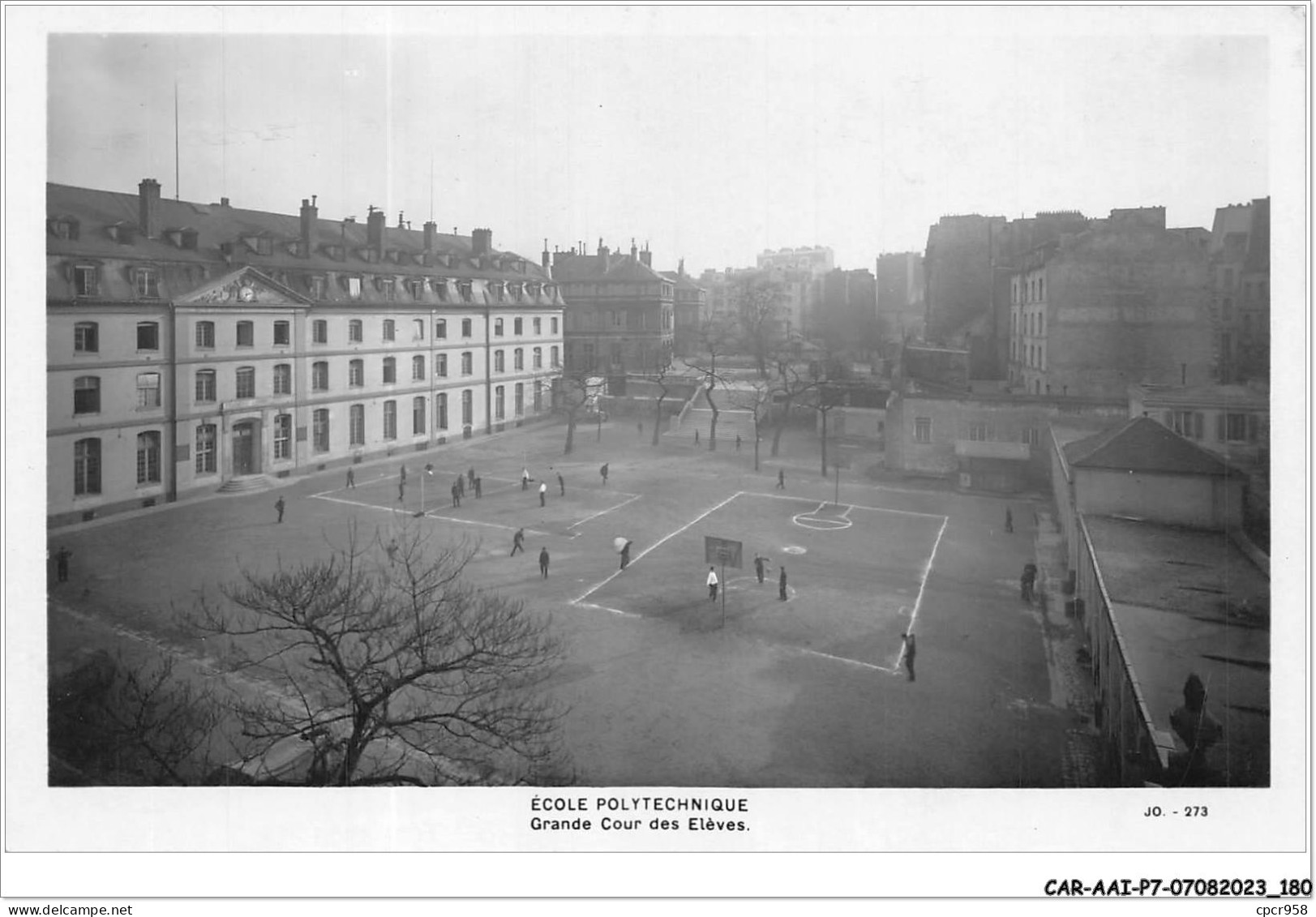 CAR-AAIP7-75-0647 - PARIS V - Ecole Polytechnique - Grande Cour Des Eleves - Stade - Arrondissement: 05