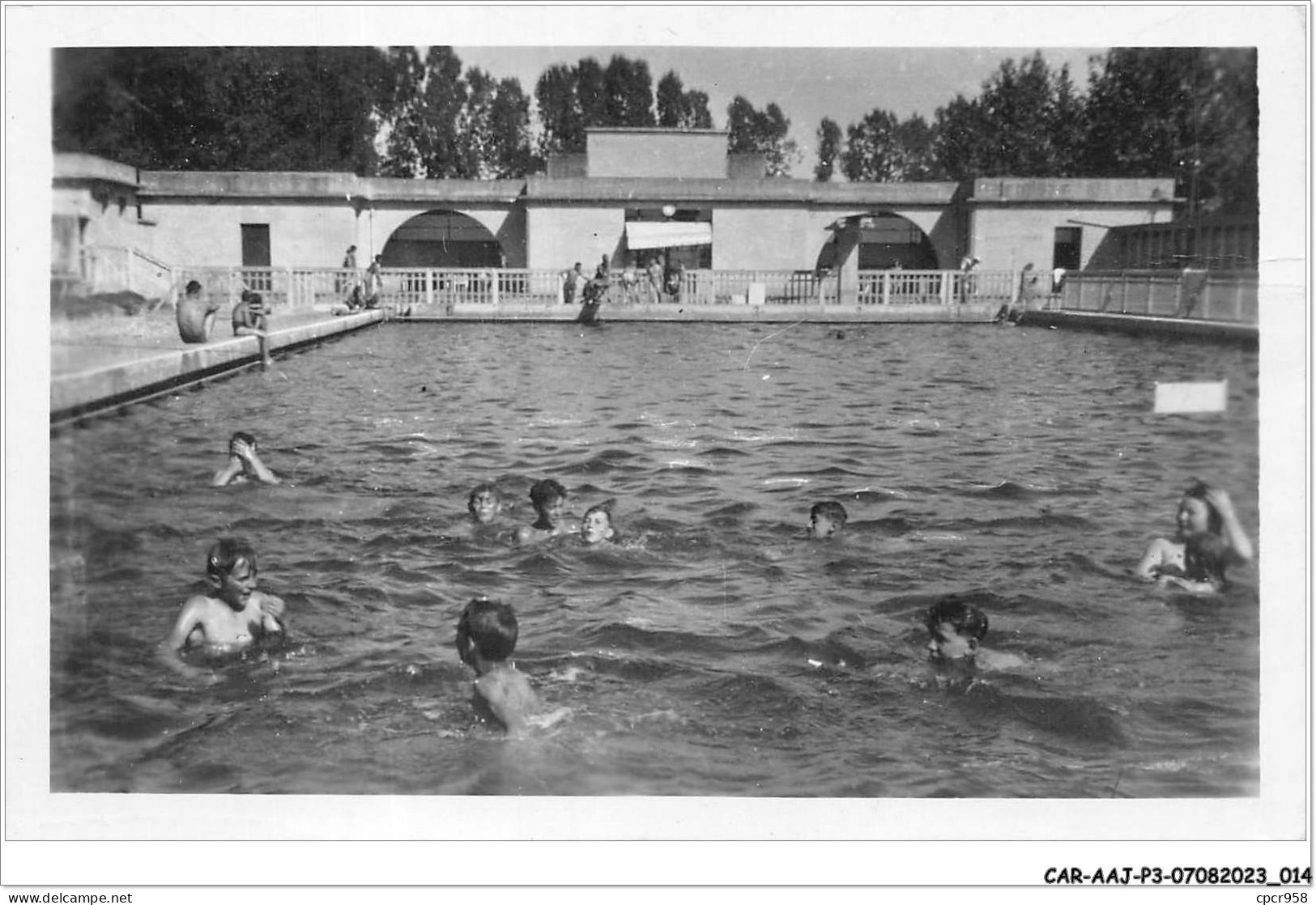 CAR-AAJP3-38-0186 - BOURGOIN - La Piscine Du Parc Des Sports - Bourgoin