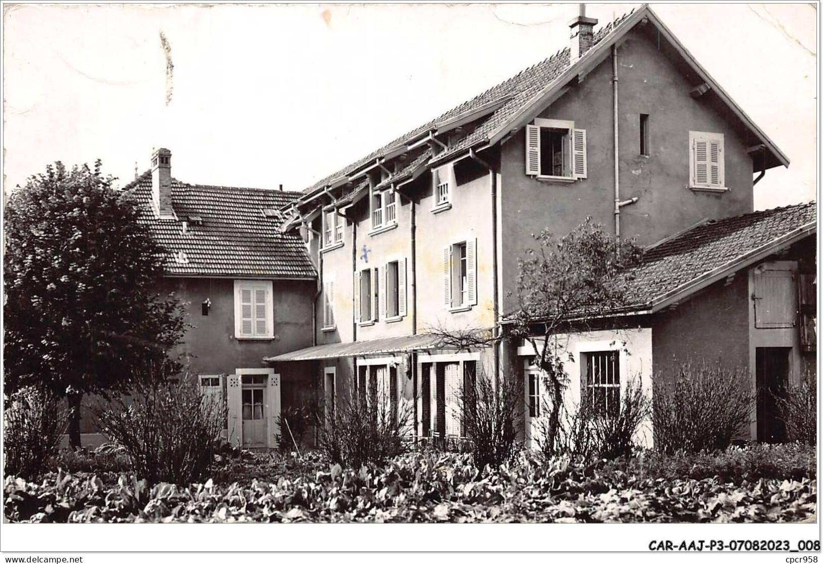 CAR-AAJP3-38-0183 - BURCIN - Le Bon Repos - Le Solarium Et La Cour - Vénosc