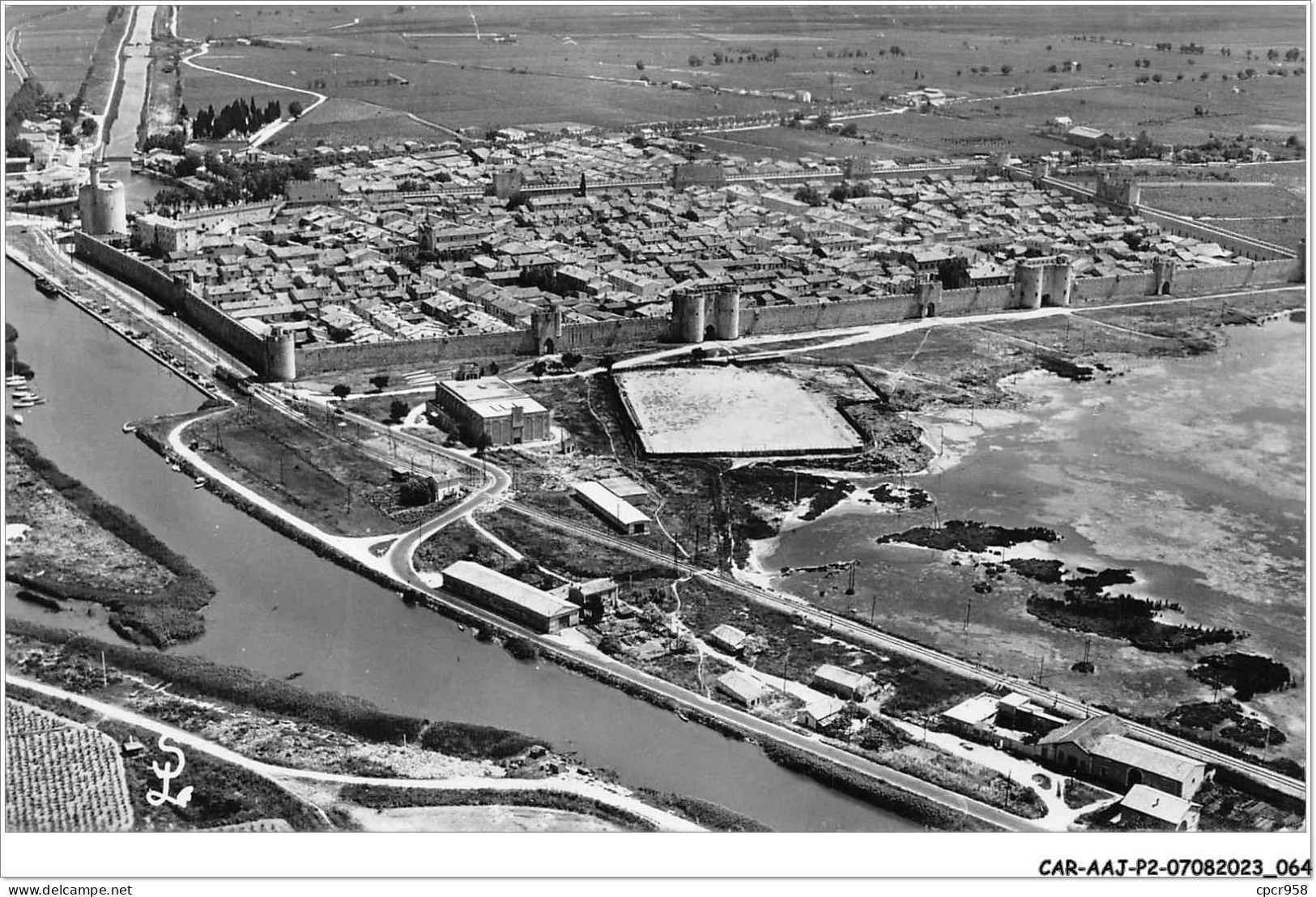 CAR-AAJP2-30-0121 - AIGUES MORTES - Vue Générale Aérienne - Aigues-Vives