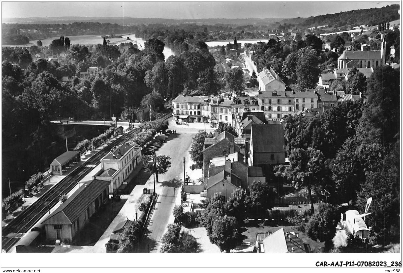 CAR-AAJP11-95-1113 - PARMAIN - La Gare - En Avion Au-dessus De - Parmain