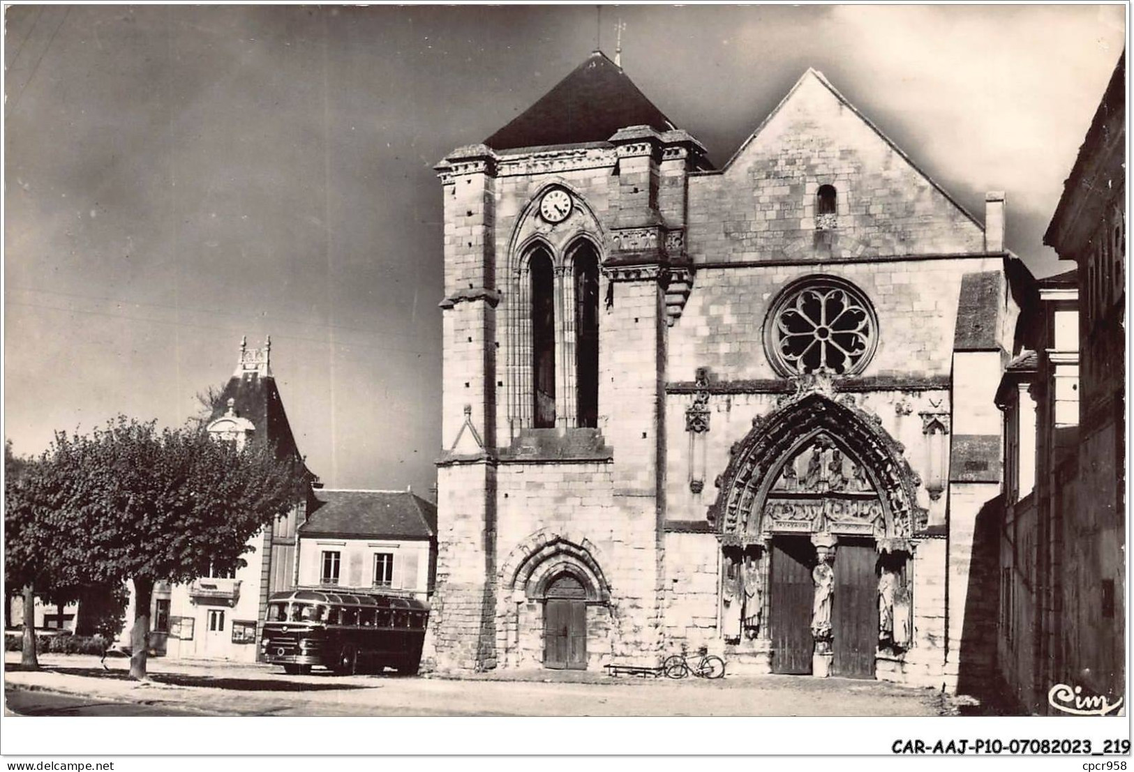 CAR-AAJP10-91-0989 - LONGPONT - La Basilique, Vestige De La Fameuse Abbaye Des Bénédictins - Andere & Zonder Classificatie