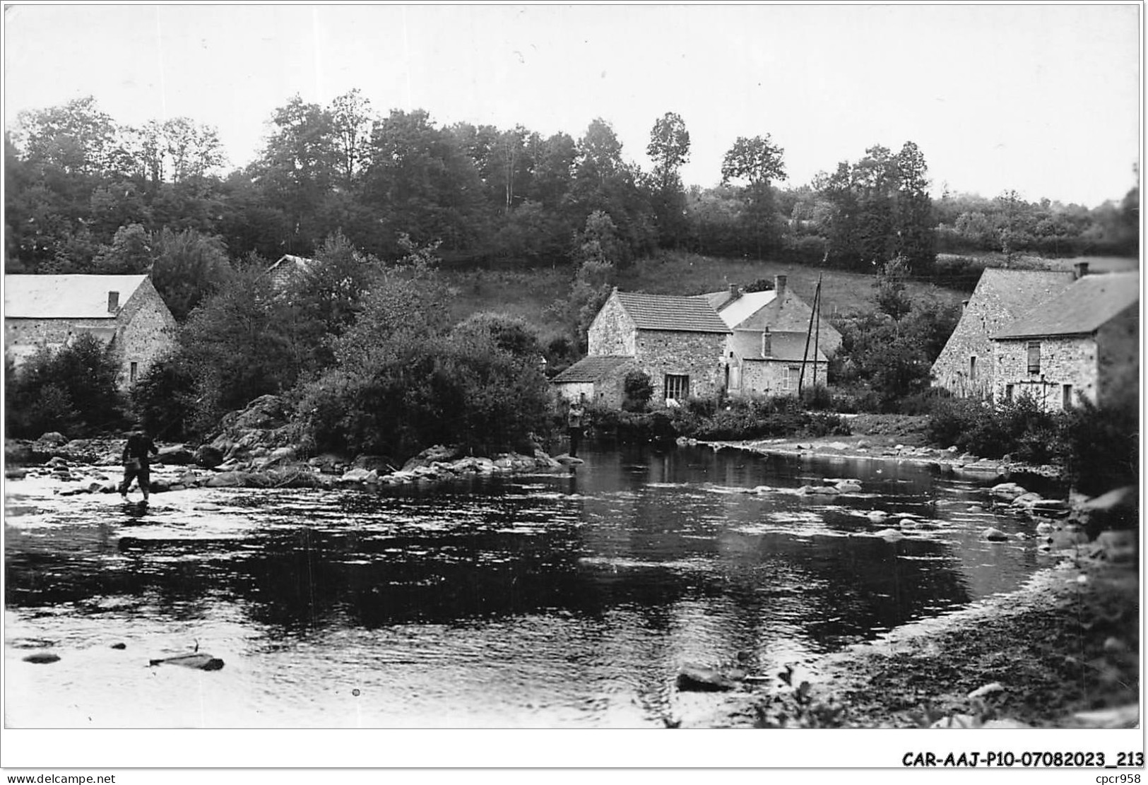 CAR-AAJP10-89-0986 - QUARRE-LES-TOMBES - La Cure Et Le Moulin De La Verdière - Quarre Les Tombes