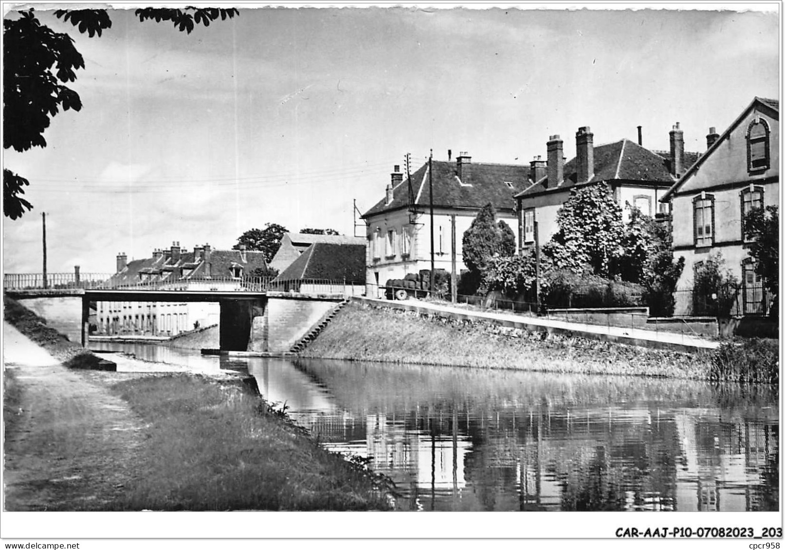 CAR-AAJP10-89-0981 - BRIENON-SUR-ARMANCON - Le Pont Du Canal - Brienon Sur Armancon