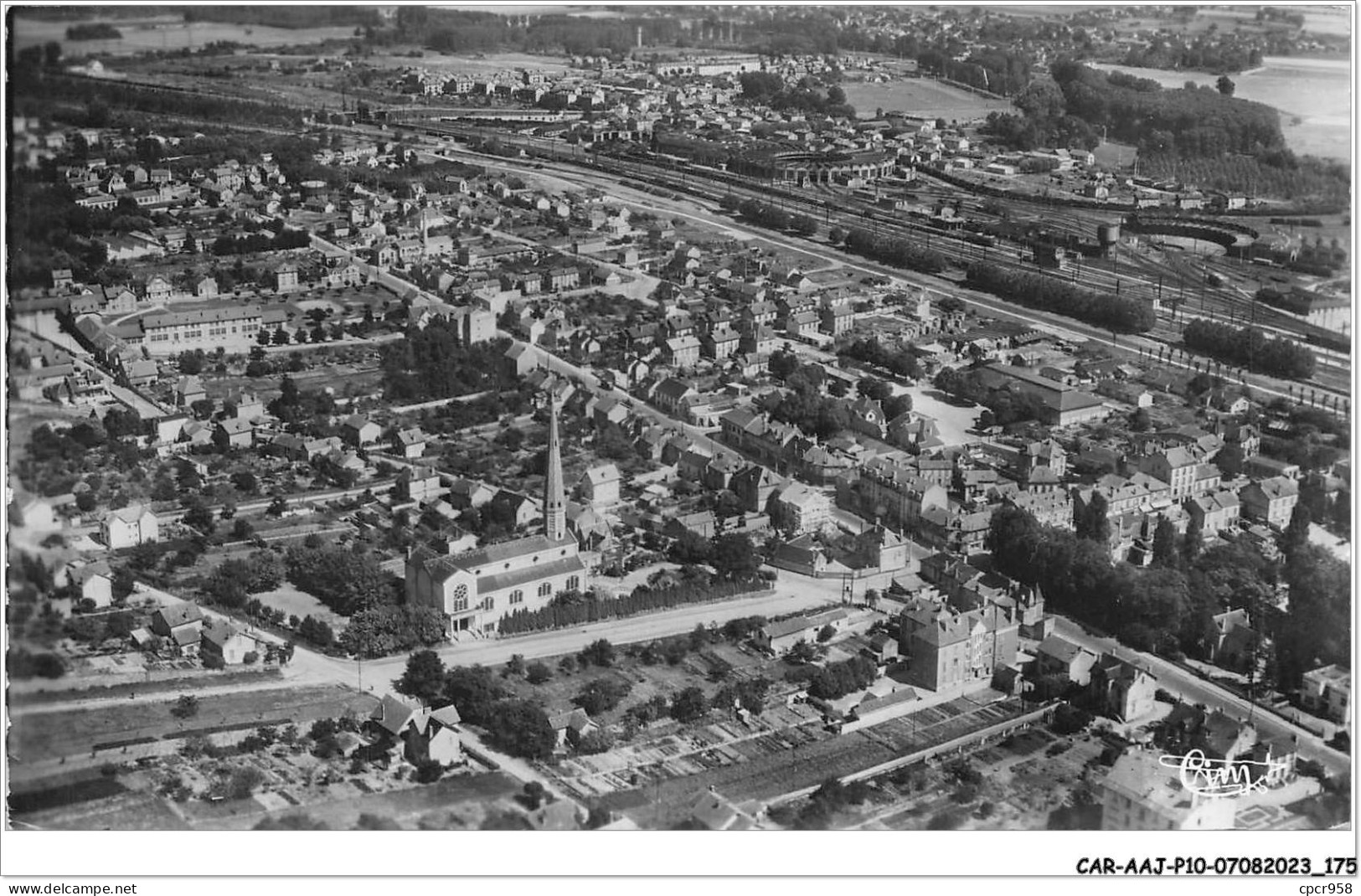 CAR-AAJP10-89-0967 - MIGENNES - Vue Aérienne  Sur L'église, Quartier De La Gare Et Le Marché - Migennes