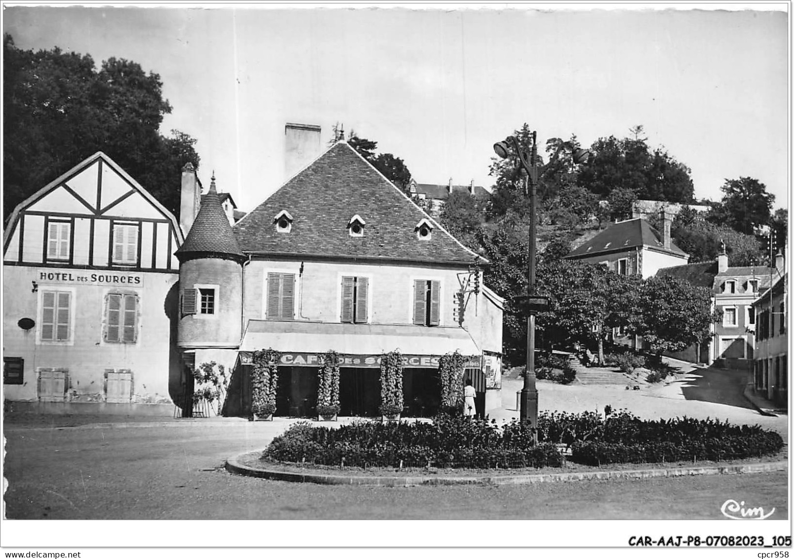 CAR-AAJP8-71-0727 - BOURBON-LANCY Thermal - Hôtel Et Café Des Sources - Place St-Léger - Sonstige & Ohne Zuordnung