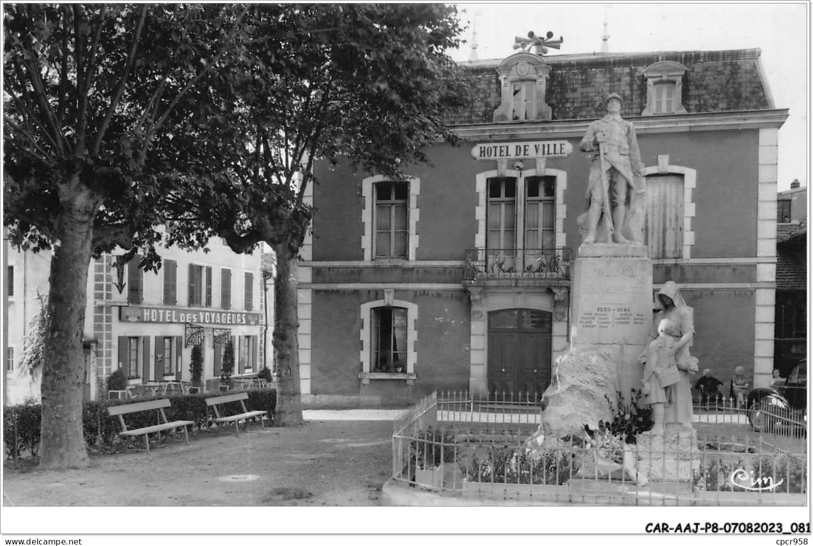 CAR-AAJP8-71-0715 - CUISERY - Place De Hôtel De Ville - Sonstige & Ohne Zuordnung
