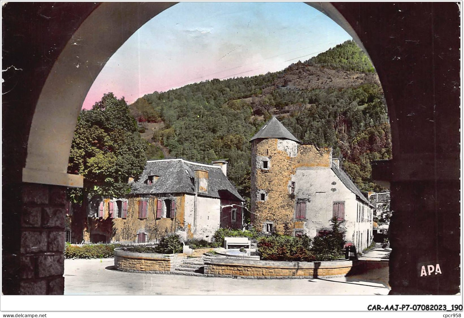 CAR-AAJP7-65-0666 - SAINT LARY - La Tour De Hachan Et Vieille Demeure Des De Fornier De St-Lary - Sonstige & Ohne Zuordnung