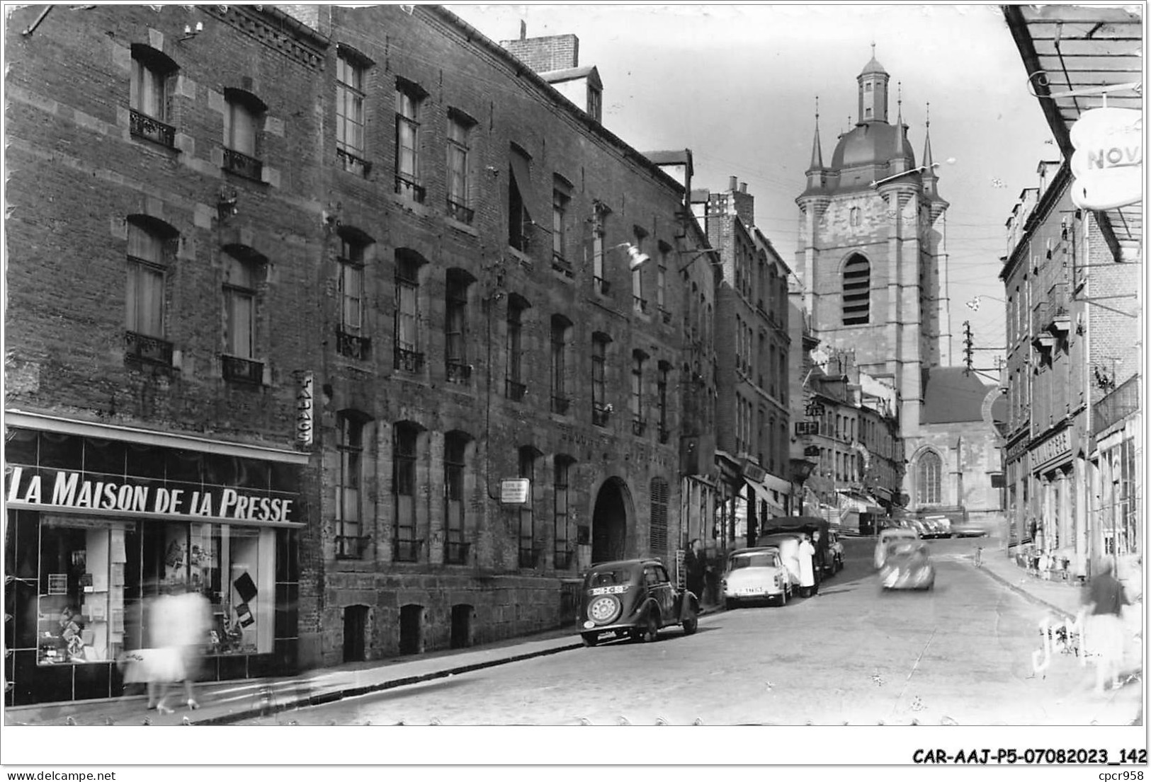 CAR-AAJP5-59-0447 - AVESNES-SUR-HELPE - Rue Victor Hugo - Maison De La Presse - Avesnes Sur Helpe