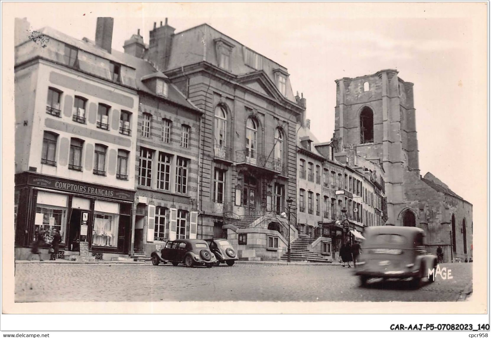 CAR-AAJP5-59-0446 - AVESNES - La Grande Place - Comptoirs Français - Avesnes Sur Helpe