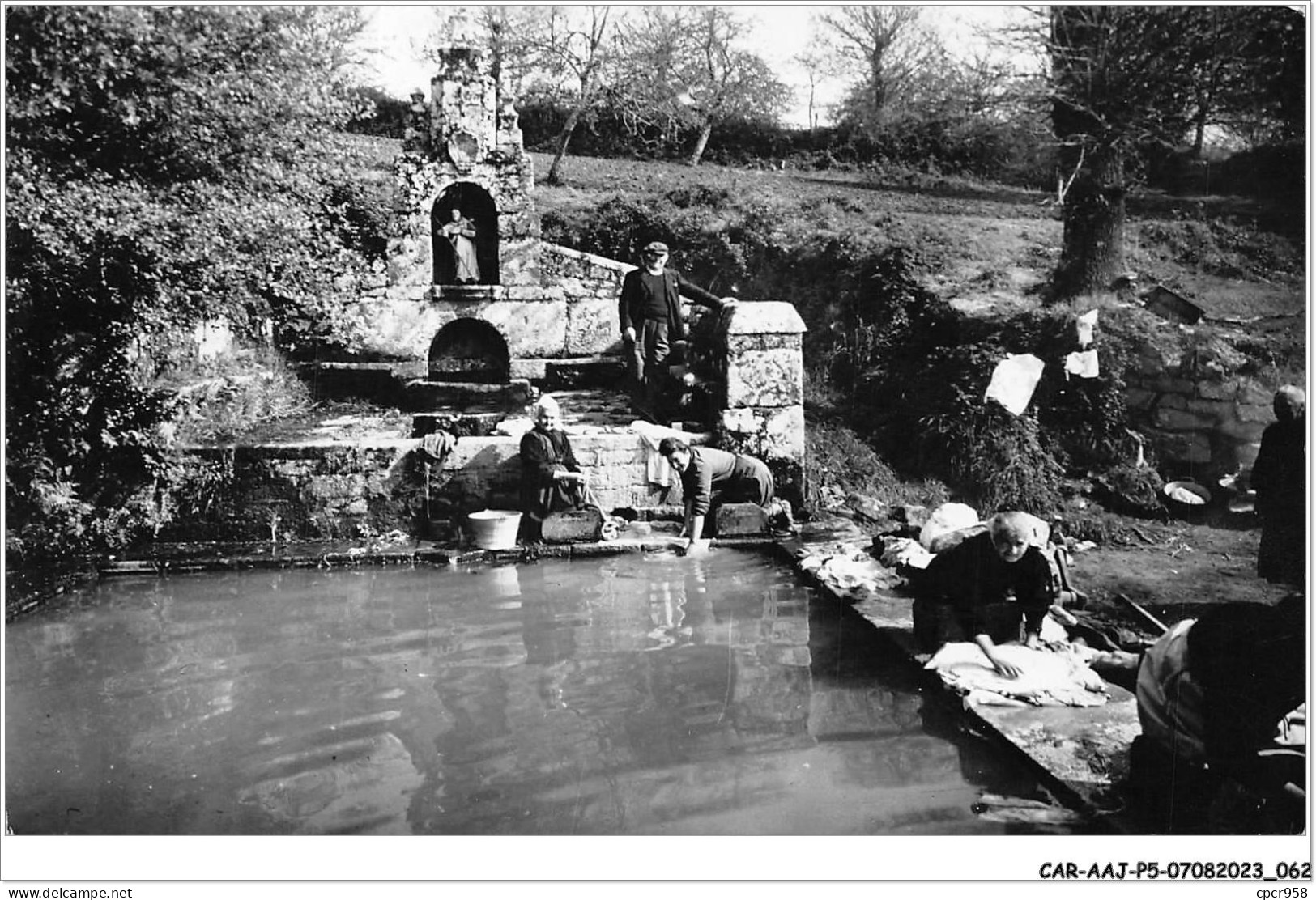 CAR-AAJP5-56-0407 - BURRY - La Fontaine De Sainte-Hélène - Lavandières - Sonstige & Ohne Zuordnung