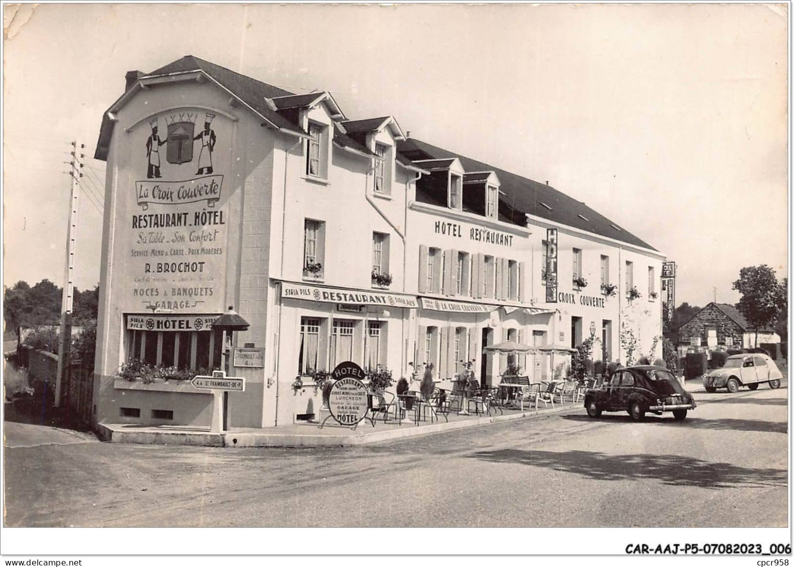 CAR-AAJP5-53-0379 - MAYENNE - Hôtel Croix Couverte - R. Brochot - 2CV - Other & Unclassified