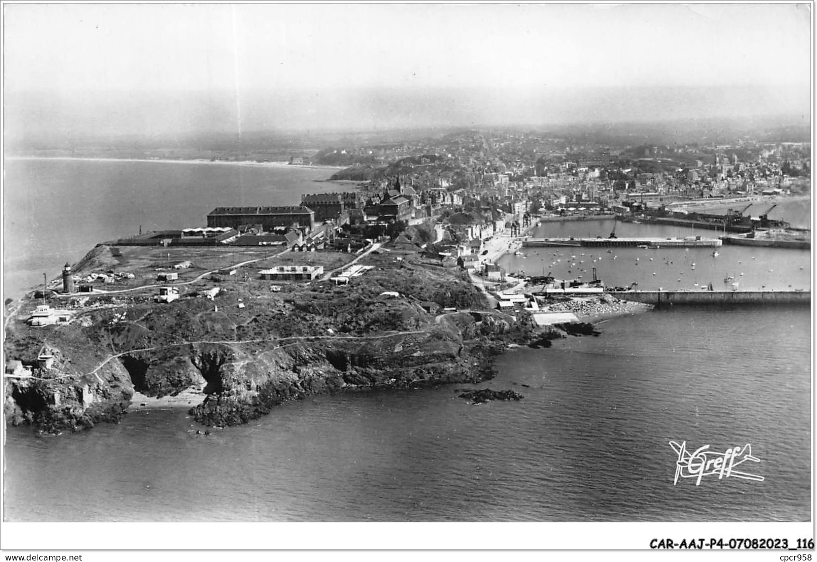 CAR-AAJP4-50-0338 - GRANVILLE - La Pointe Du Roc - Le Phare Et Le Port - Granville