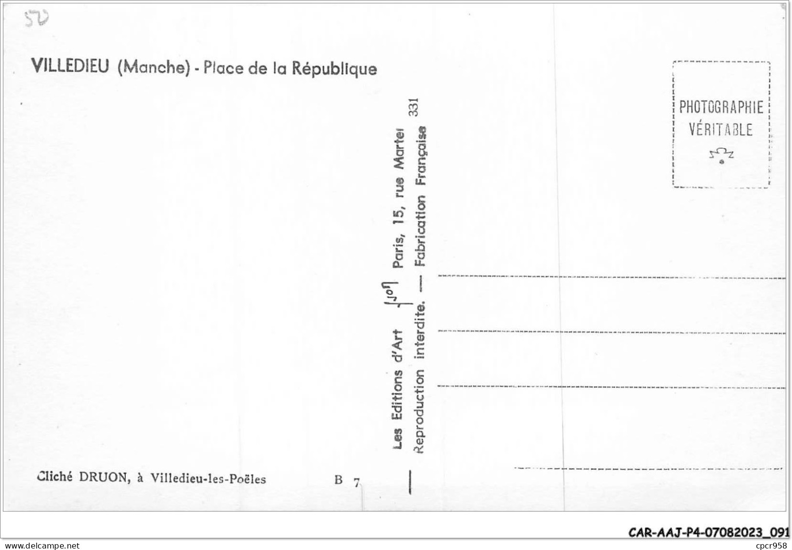 CAR-AAJP4-50-0325 - VILLEDIEU-LES-POELES - Place De La République - Villedieu