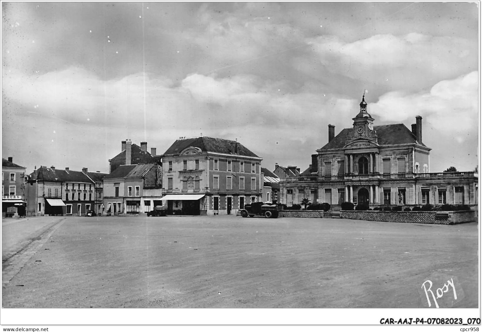 CAR-AAJP4-49-0315 - CHALONNES-SUR-LOIRE - Place De L'hôtel-de-ville - Chalonnes Sur Loire
