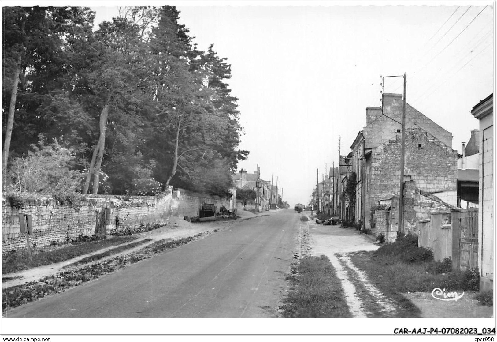 CAR-AAJP4-49-0297 - DISTRE - Bourg Vers Saumur - Route Nationale - Sonstige & Ohne Zuordnung