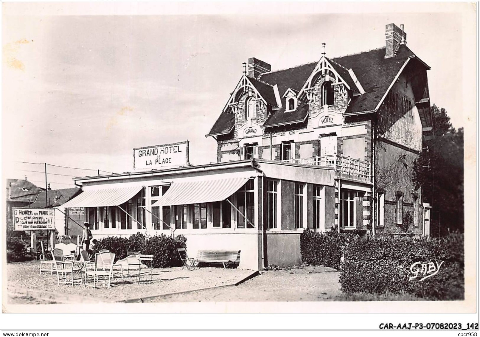 CAR-AAJP3-44-0250 - THARON-PLAGE - Le Grand Hôtel Près La Plage - Tharon-Plage