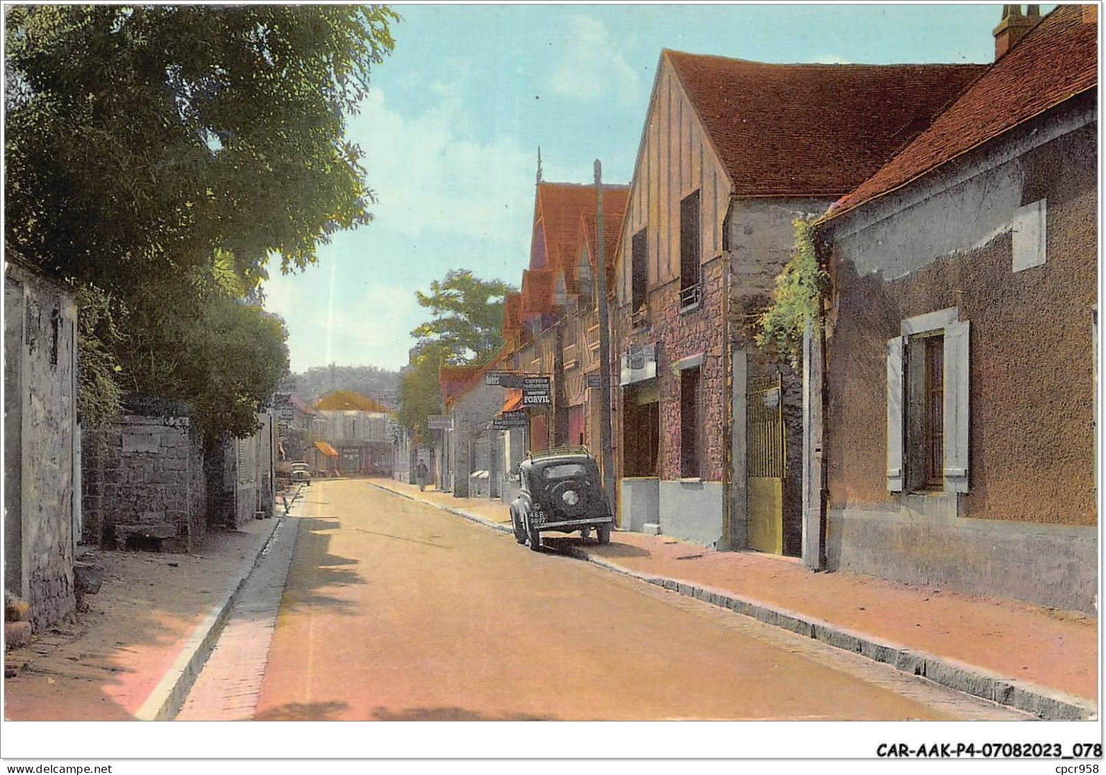 CAR-AAKP4-77-0388 - BARBIZON - La Grande Rue Vers Le Centre Du Village - Barbizon