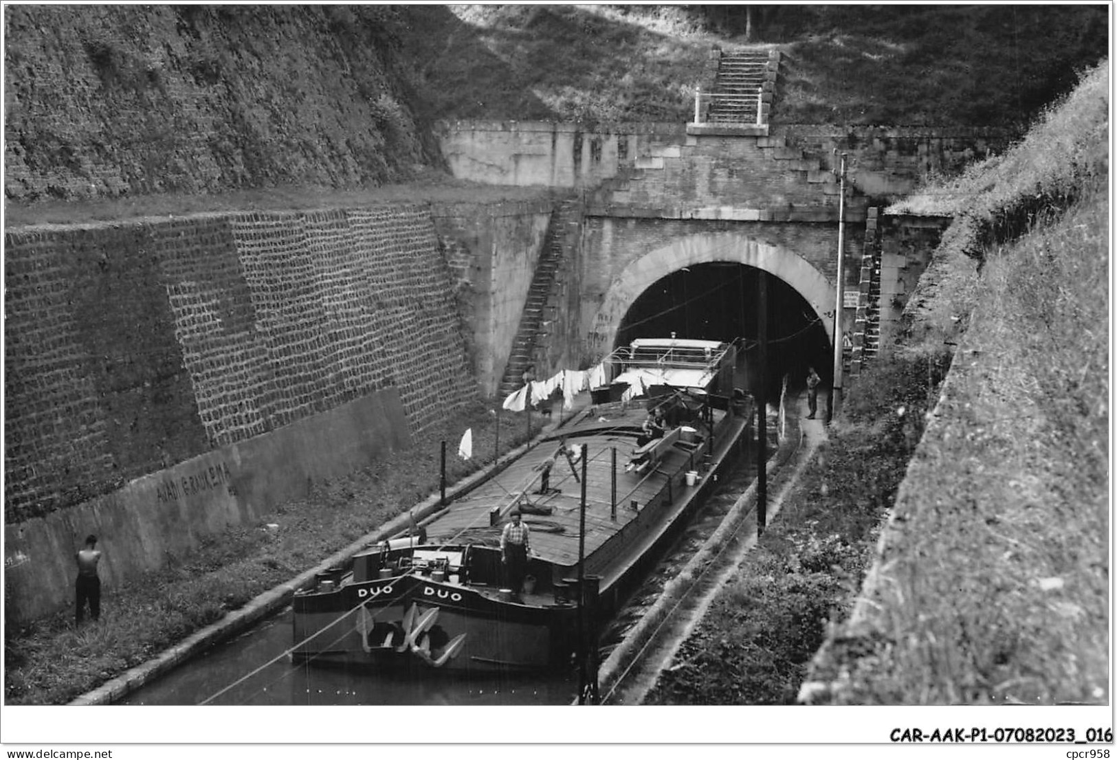 CAR-AAKP1-54-0009 - LIVERDUN - L'entrée Du Tunnel - Péniche - Liverdun