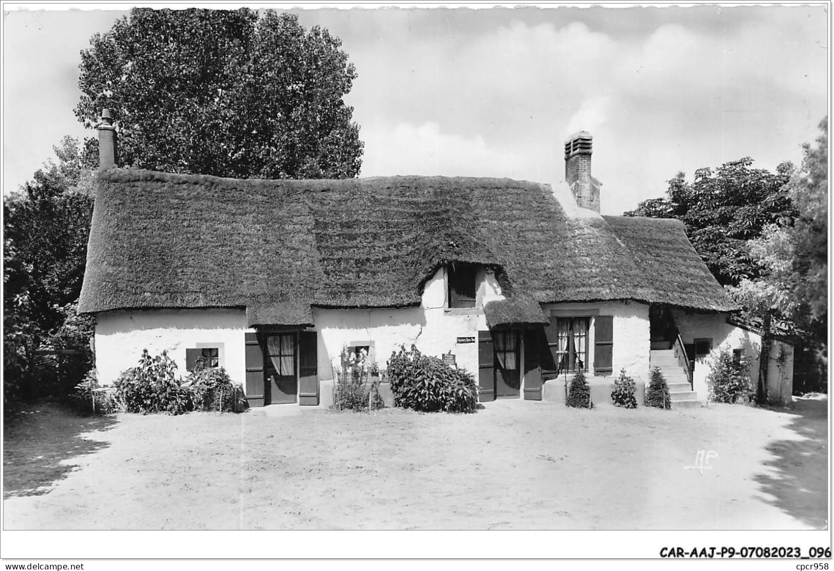 CAR-AAJP9-78-0833 - LES MESNULS - La Chaumière Russe - Other & Unclassified