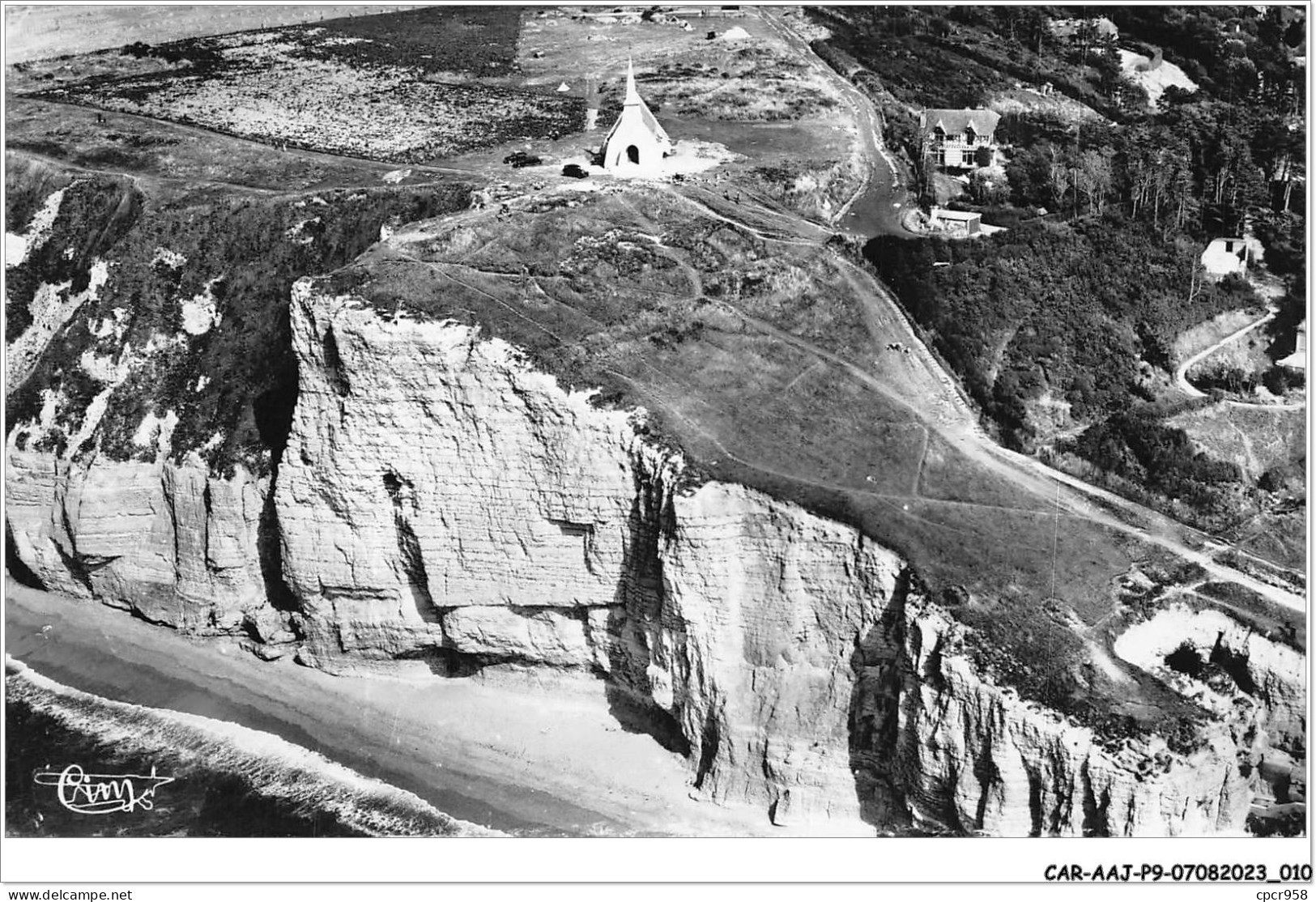 CAR-AAJP9-76-0790 - ETRETAT - La Chapelle Notre-Dame De La Garde - Etretat