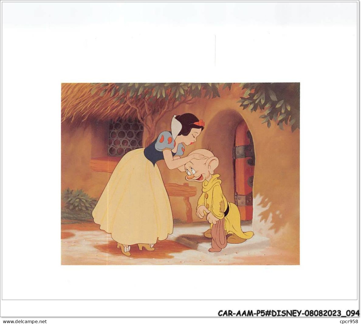 CAR-AAMP5-DISNEY-0455 - Blanche-Neige - Snow White Kisses Dopey - Snow White And The Seven Dwarfs  - Disneyland