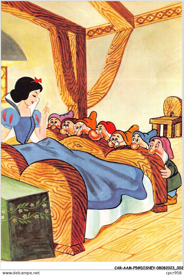 CAR-AAMP5-DISNEY-0409 - Blanche-Neige - Les Sept Nains Au Lit Avec Blanche-Neige A Coté - Disneyland