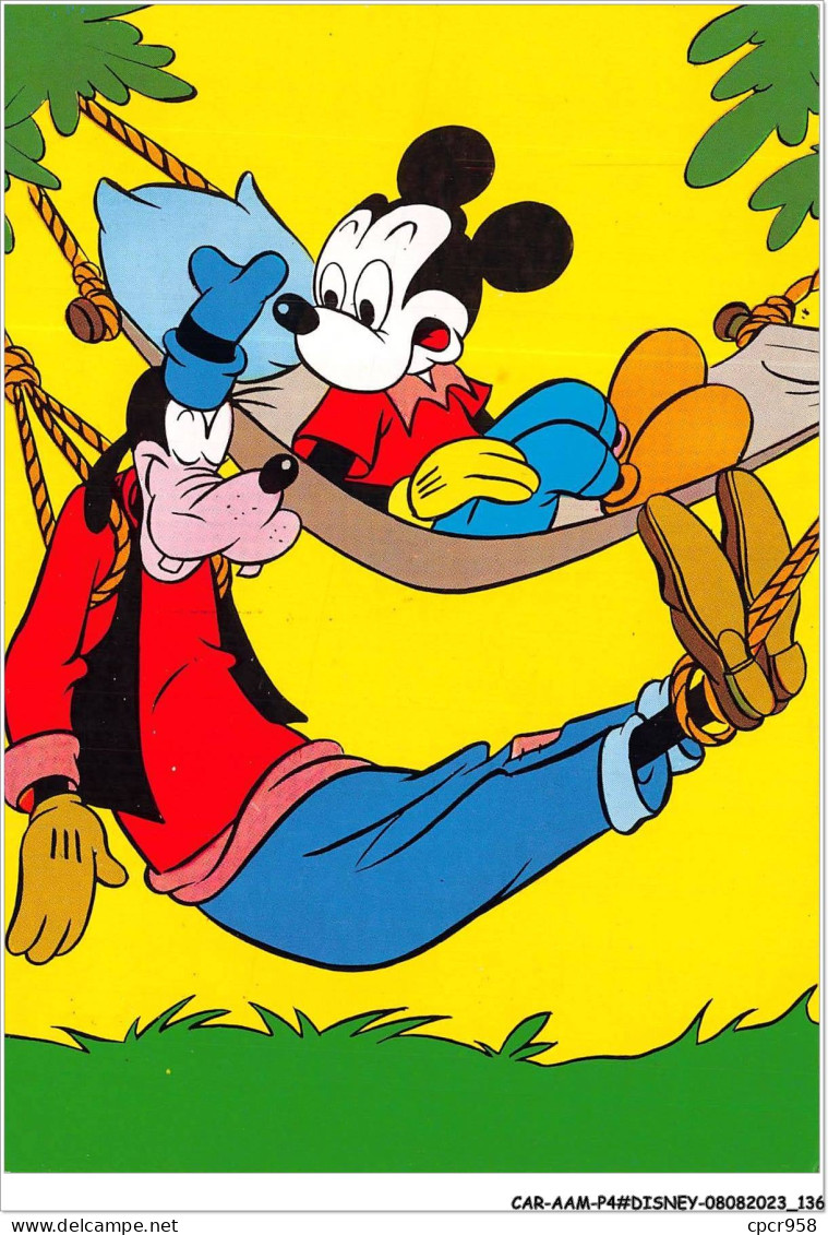 CAR-AAMP4-DISNEY-0360 - Mickey Mouse Et Dingo Se Reposent - Disneyland