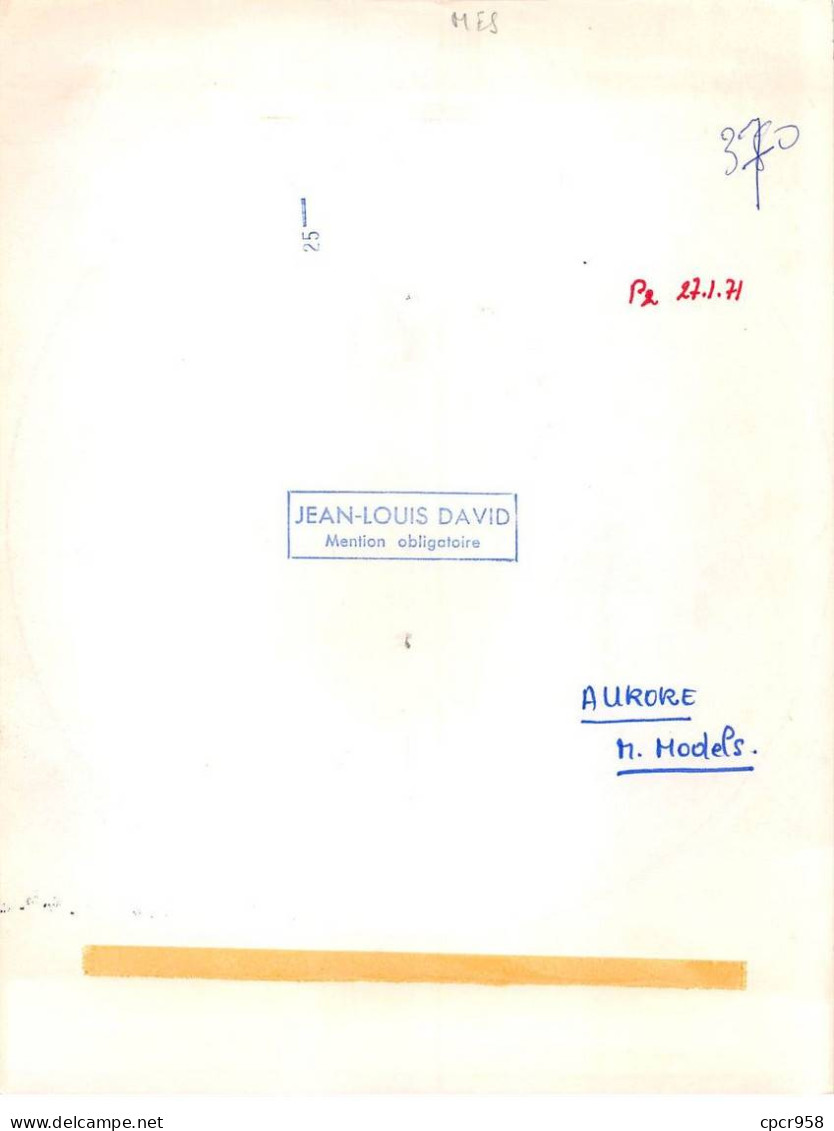 Photo De Presse.AM21172.24x18 Cm Environ.1971.Aurore.Jean-Louis David.M Models - Personas Identificadas