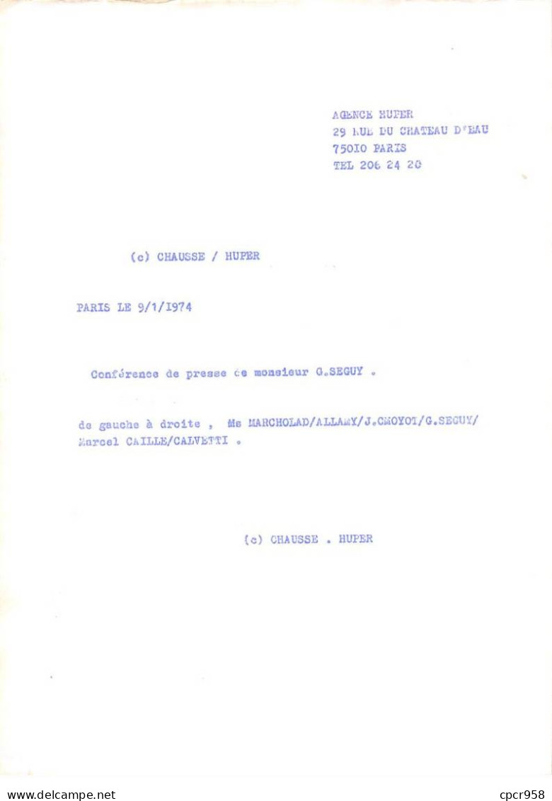 Photo De Presse.AM21243.24x18 Cm Environ.1974.Paris.Conférence De Presse G Seguy - Identified Persons