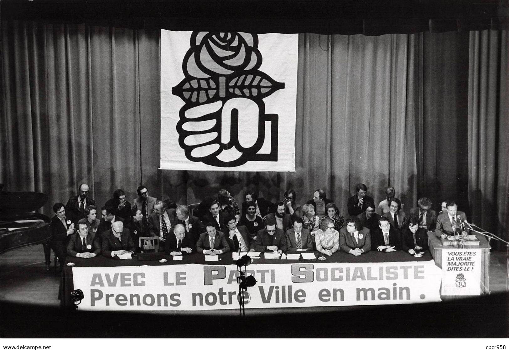 Photo De Presse.AM21236.24x18 Cm Environ.Mutualité.1977.débat.C Estier.G Sarre.S Réggiani.J Lang - Autres & Non Classés