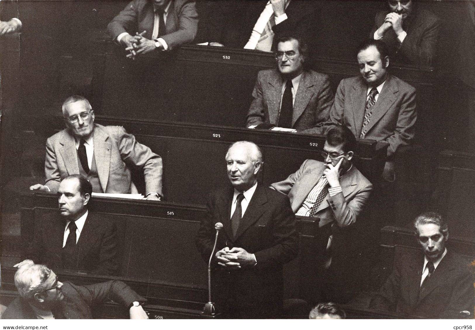 Photo De Presse.AM21239.24x18 Cm Environ.1975.Rentrée Parlementaire.Loi Mazeaud.E Faure - Personas Identificadas