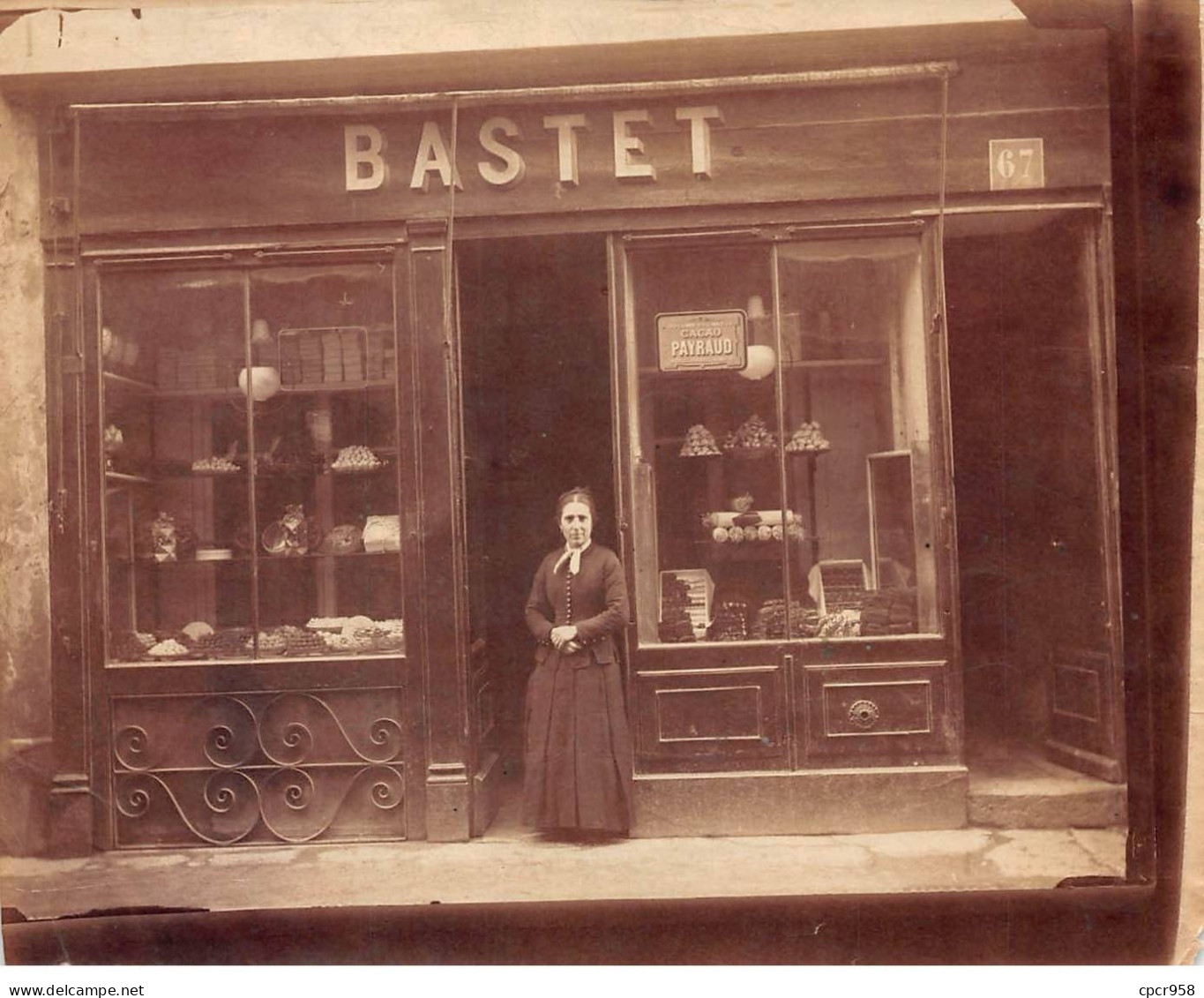 Photographie . Moi10067 . Patisserie Bastet.commerce .a Localisé.  18 X 14 Cm. - Métiers