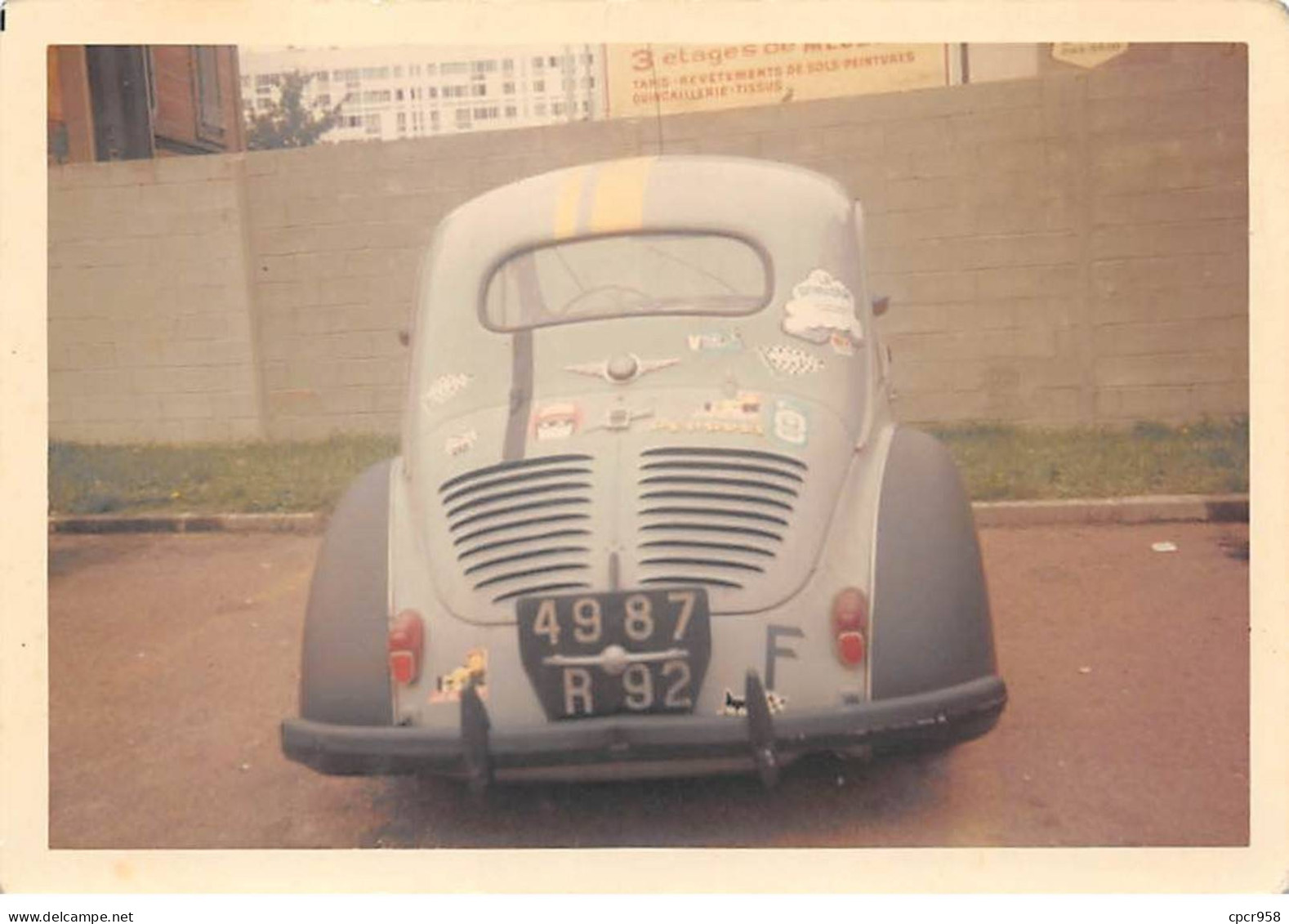 Photographie . Moi10262 .a Identifié Voiture 2ch Cocinelle Citroen Peugeot Renault  .13 X 9 Cm. - Automobili