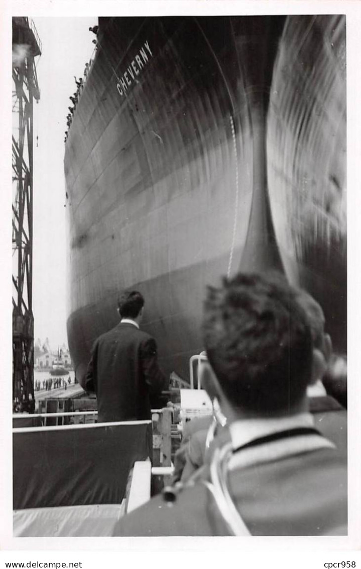 Photographie . Moi10293 .dunkerque 1956 Lancement Du Petrolier Cheverny .18 X 12 Cm. - Schiffe