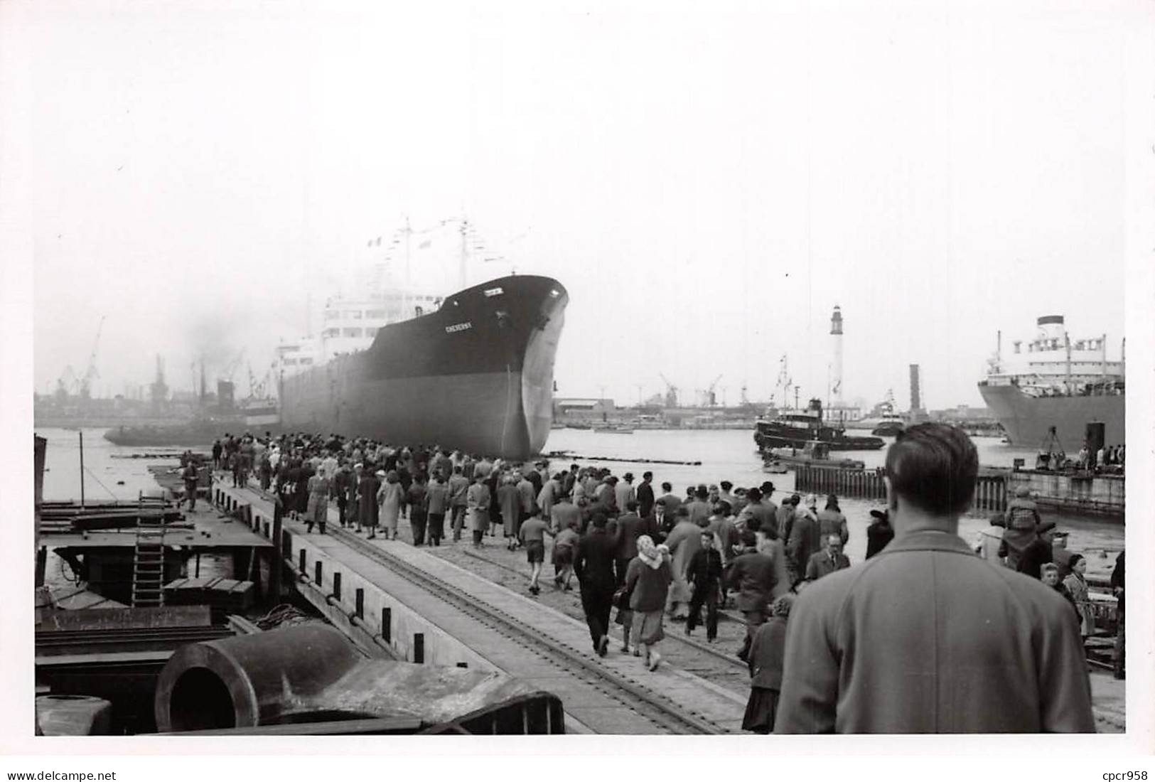 Photographie . Moi10288 .dunkerque 1956 Lancement Du Petrolier Cheverny .18 X 12 Cm. - Boats