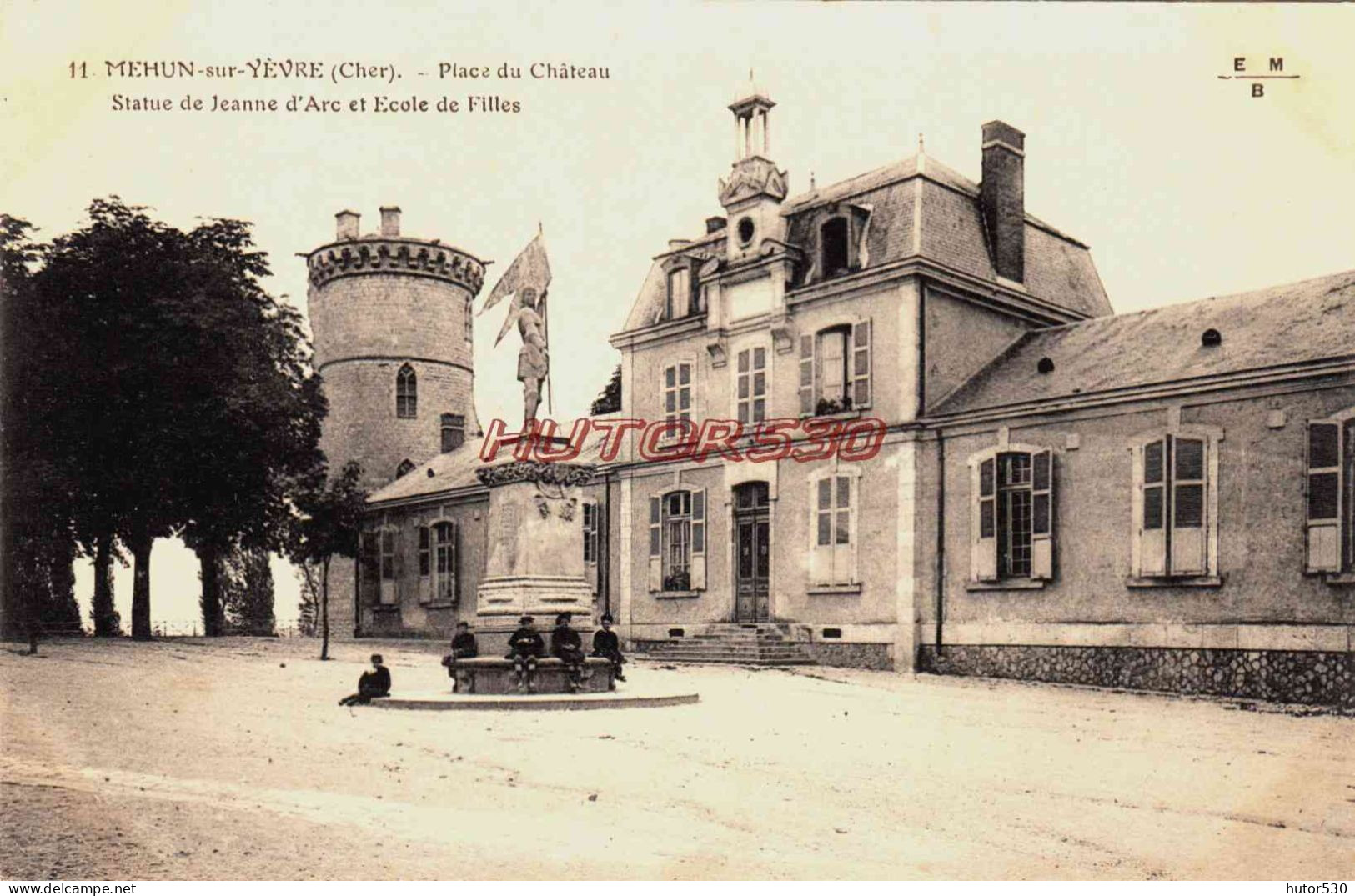 CPA MEHUN SUR YEVRE - CHER - STATUE DE JEANNE D'ARC ET ECOLE DE FILLES - Saint-Amand-Montrond