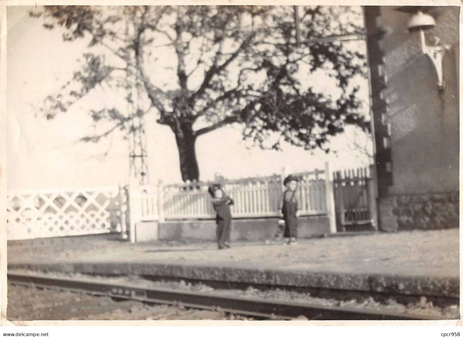 Photographie . Moi10110 .ceaux D Allegre.la Gare.17 X 12 Cm. - Lieux