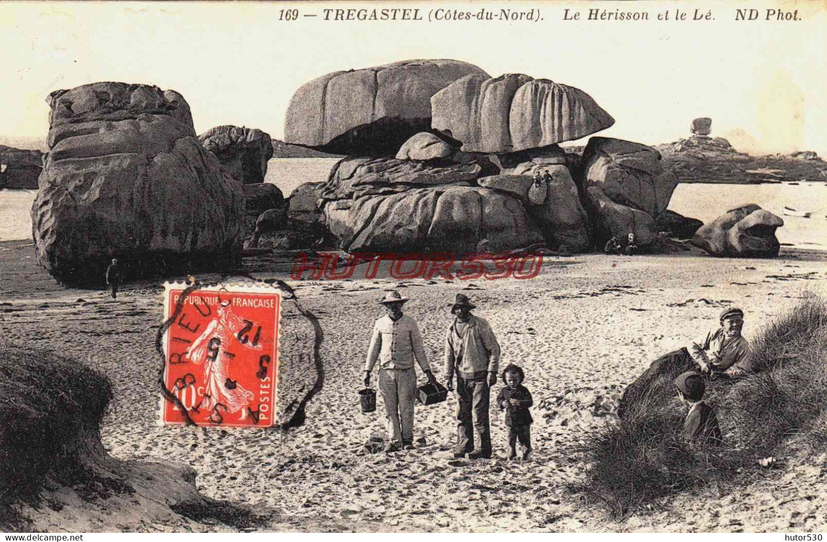 CPA TREGASTEL - COTES D'ARMOR - LE HERISSON ET LE DE - Trégastel