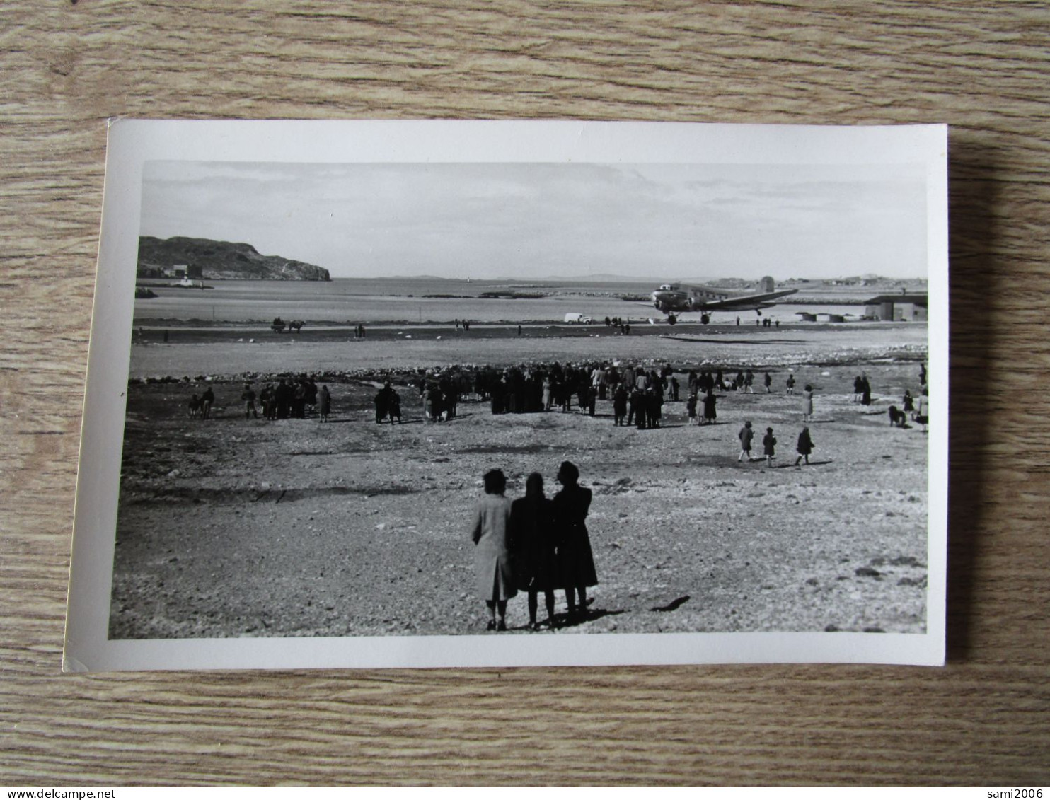 CPA PHOTO SAINT PIERRE ET MIQUELON AEROPORT AVION PISTE ANIMEE - Saint-Pierre Und Miquelon