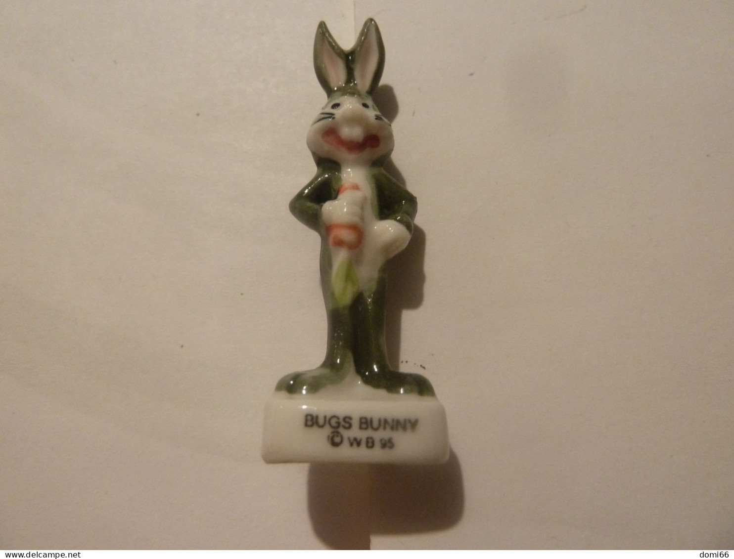 Fève   Bugs Bunny - Disney