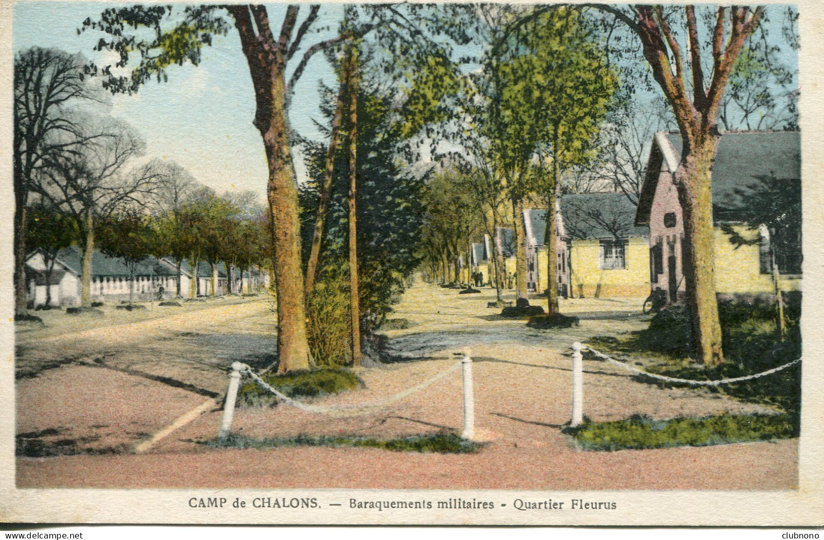 CPA - CAMP DE CHALONS - BARAQUEMENTS MILITAIRES - QUARTIER FLEURUS - Camp De Châlons - Mourmelon