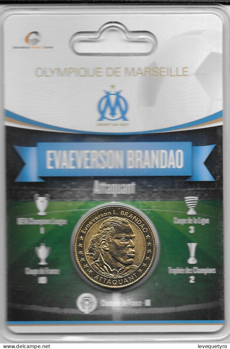 Médaille Touristique Arthus Bertrand AB Sous Encart Football Olympique De Marseille OM  Saison 2011 2012 Brandao - Undated