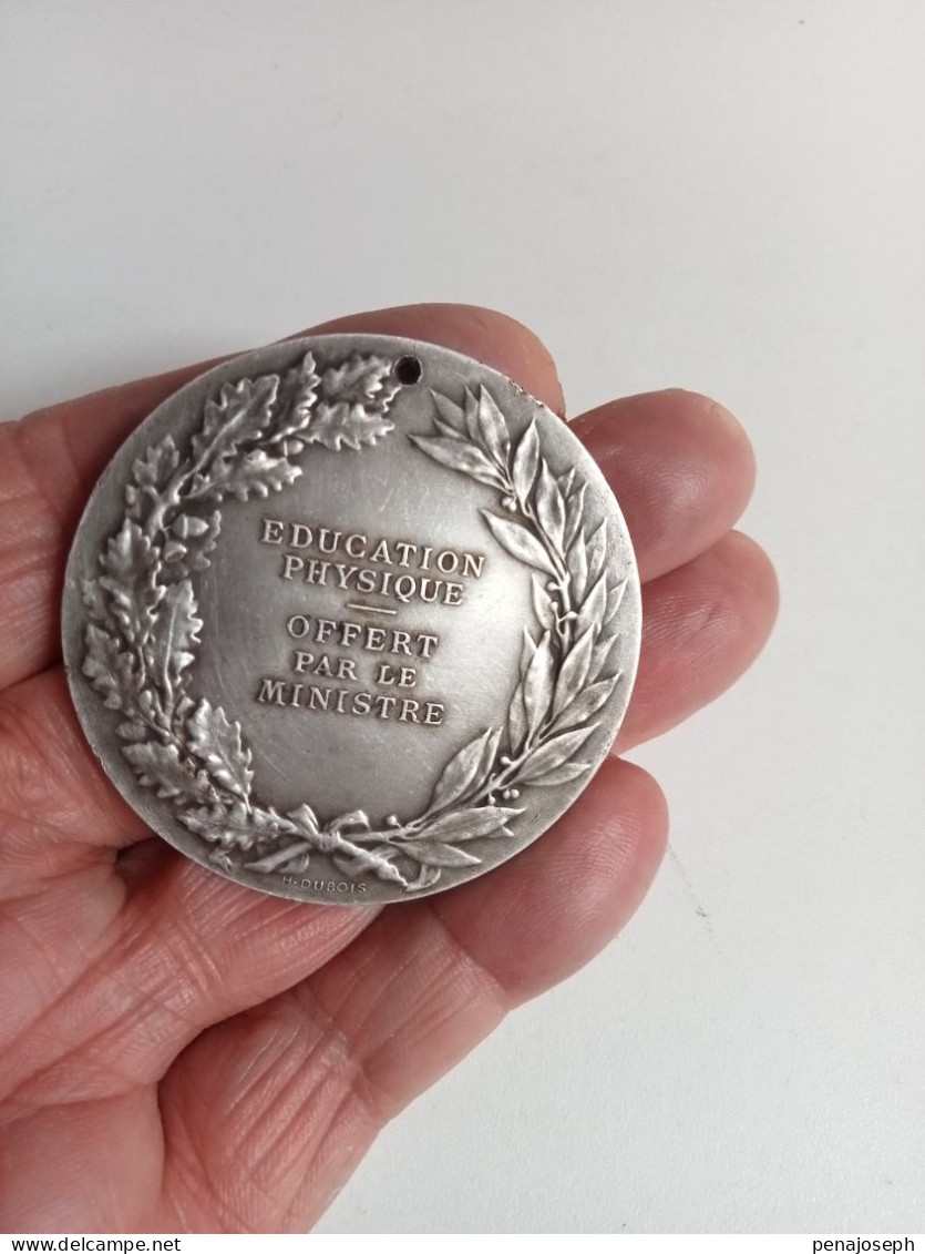 Medaille Education Physique Offert Par Le Ministre En Bronze Diamètre 5 Cm - Professionali / Di Società