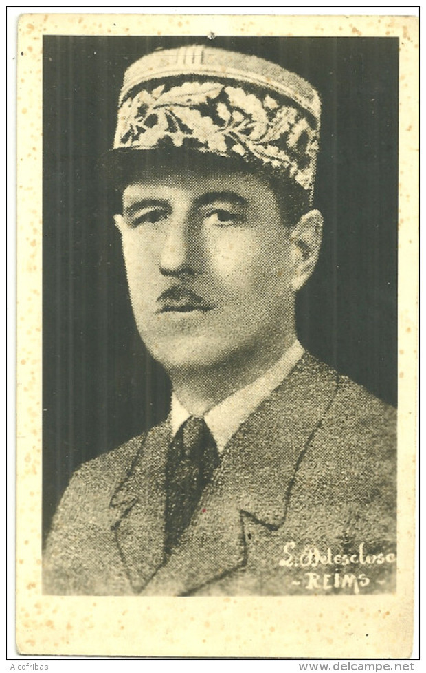 Theme Celebrités Cpa Photo De Gaulle General Portrait - Historical Famous People