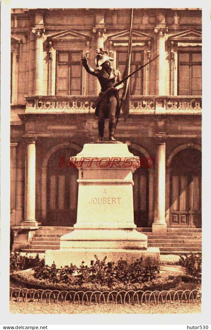 CPA BOURG - STATUE JOUBERT - Other & Unclassified
