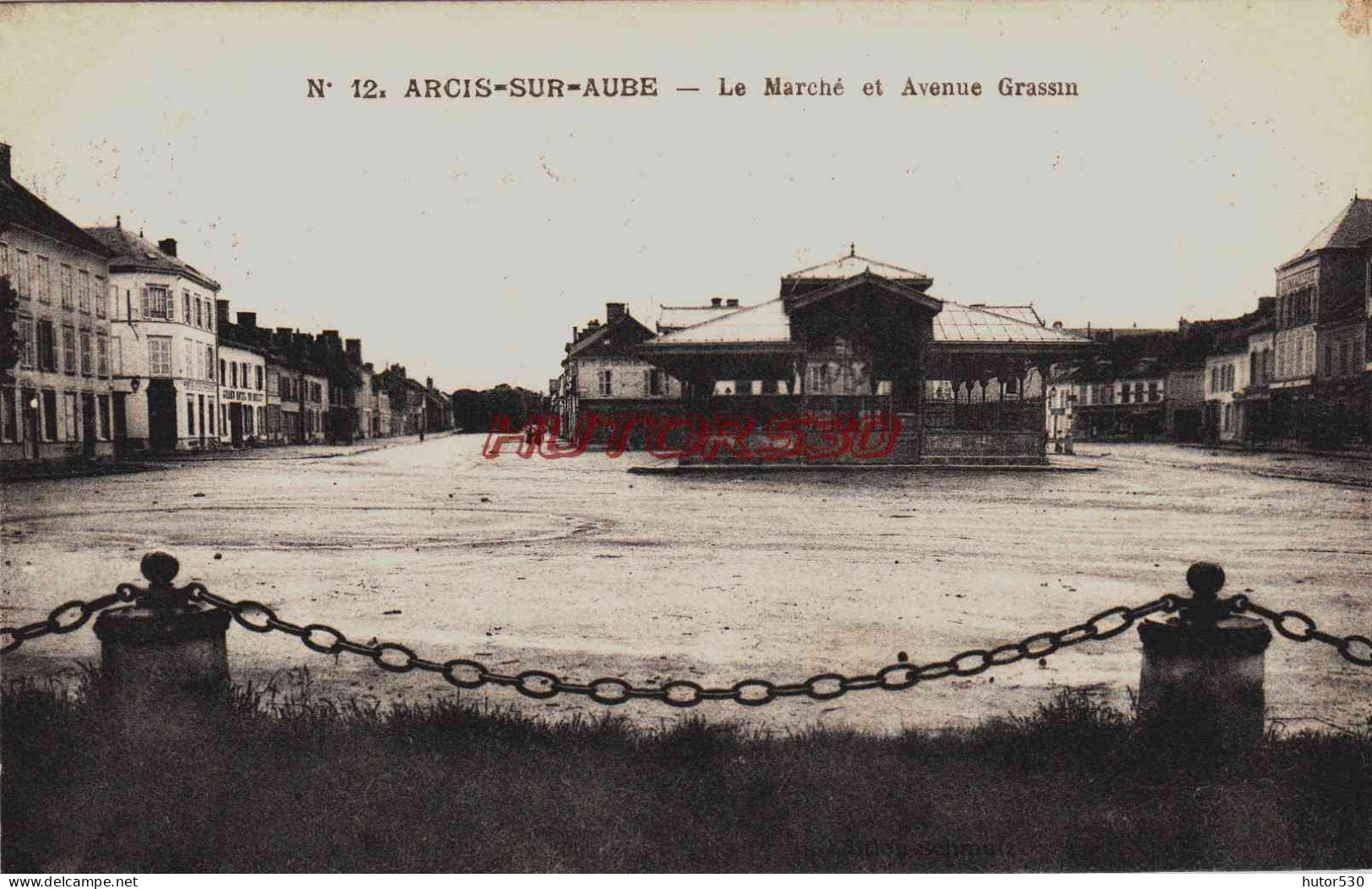 CPA ARCIS SUR AUBE - LE MARCHE ET AVENUE GRASSIN - Arcis Sur Aube