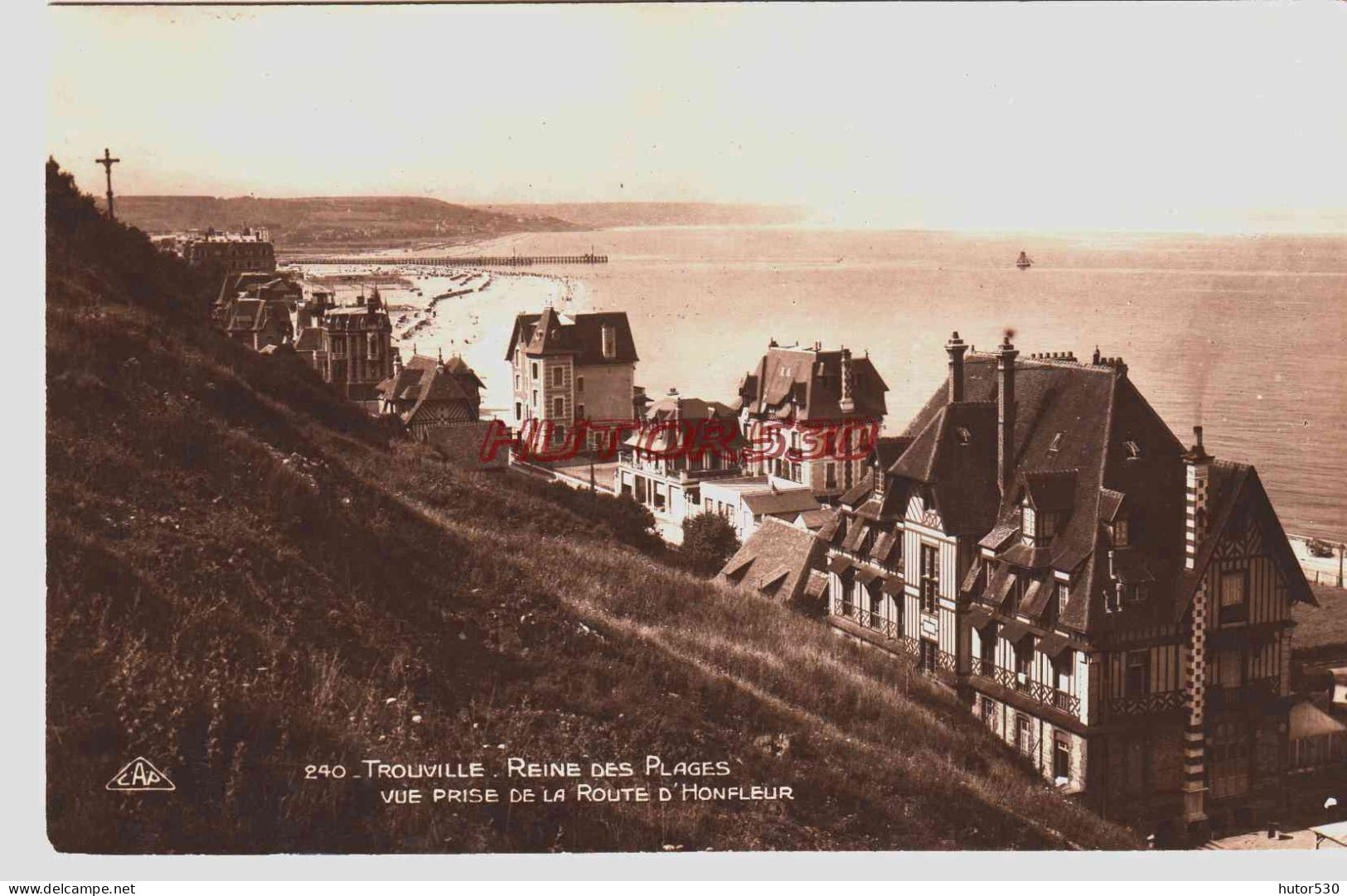 CPSM TROUVILLE - CALVADOS - VUE PRISE DE LA ROUTE D'HONFLEUR - Trouville