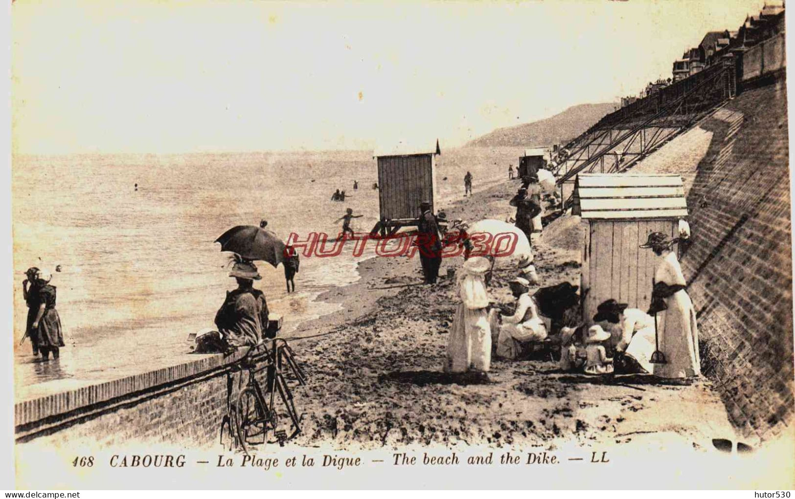 CPA CABOURG - CALVADOS - SUR LA PLAGE - Cabourg