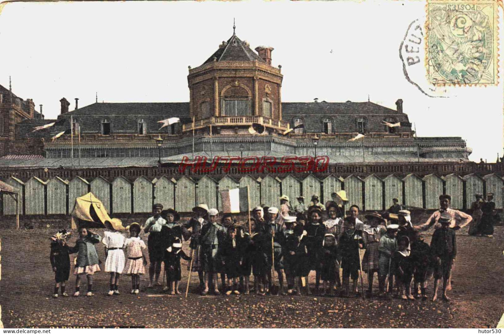 CPA CABOURG - CALVADOS - LE CASINO - ENFANTS SUR LA PLAGE - Cabourg